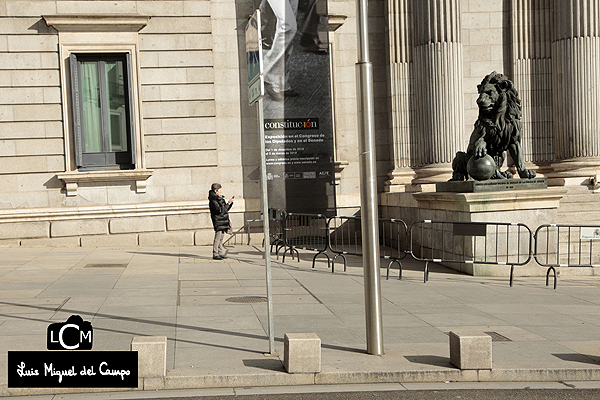 Plaza de las Cortes por fotógrafo profesional en Madrid